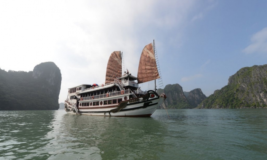 Ha long bay Royal Palace Cruise 2 Days 1 night